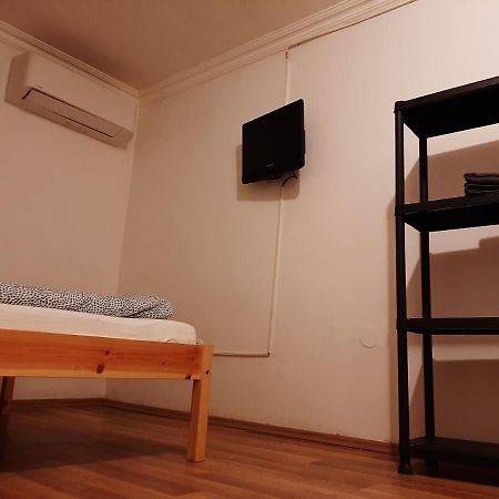 Apartman Vorosmarty Apartment Budapest Bagian luar foto