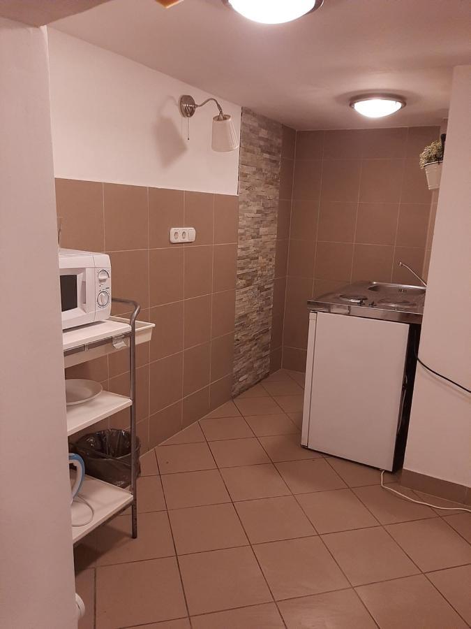 Apartman Vorosmarty Apartment Budapest Bagian luar foto