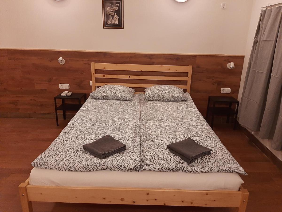 Apartman Vorosmarty Apartment Budapest Bagian luar foto