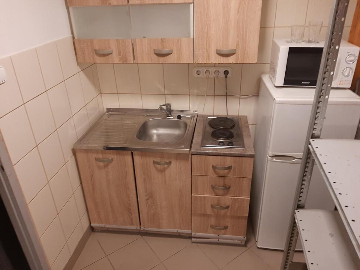 Apartman Vorosmarty Apartment Budapest Bagian luar foto