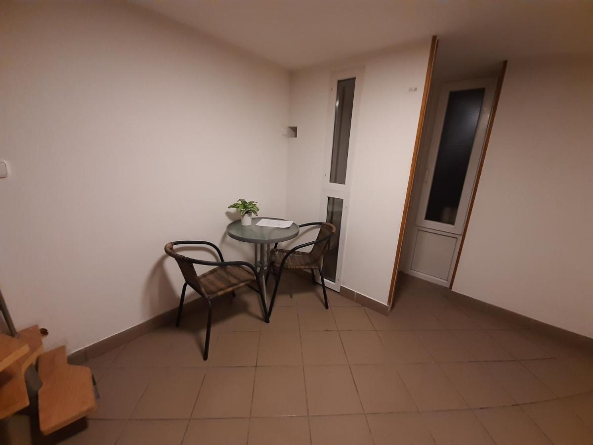 Apartman Vorosmarty Apartment Budapest Bagian luar foto