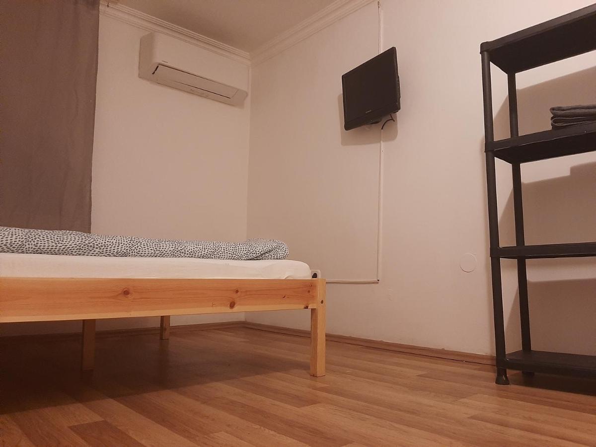 Apartman Vorosmarty Apartment Budapest Bagian luar foto