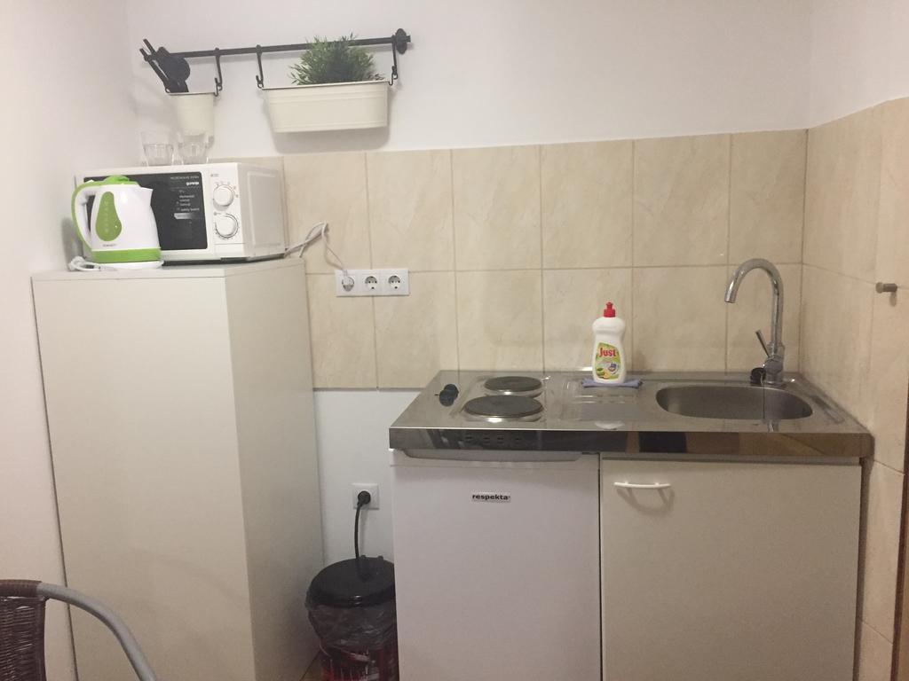 Apartman Vorosmarty Apartment Budapest Bagian luar foto