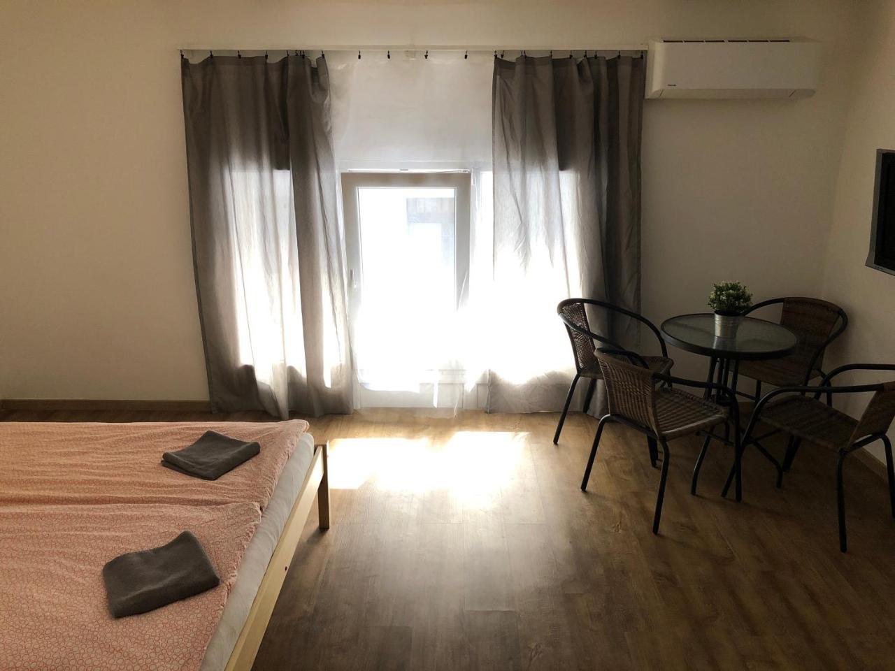 Apartman Vorosmarty Apartment Budapest Bagian luar foto