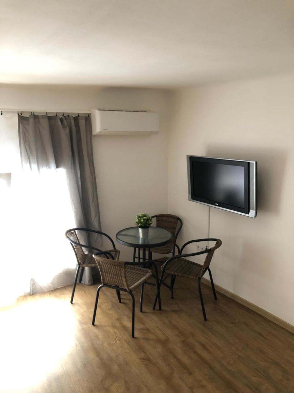 Apartman Vorosmarty Apartment Budapest Bagian luar foto