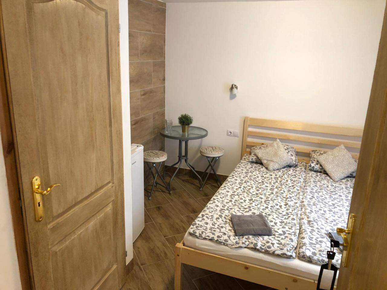 Apartman Vorosmarty Apartment Budapest Bagian luar foto
